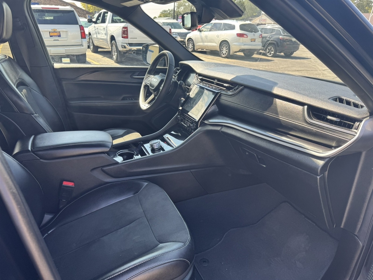 Jeep Grand Cherokee Laredo 4WD 2023 Jeep Grand Cherokee Laredo 4WD 2023