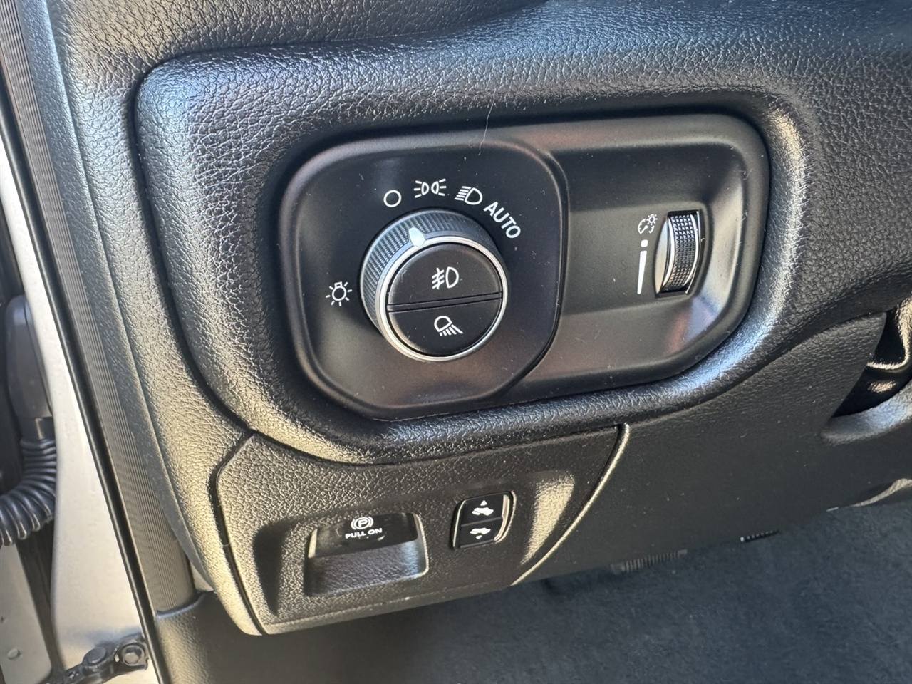 RAM 1500 Big Horn Crew Cab SWB 4WD 2022 RAM 1500 Big Horn Crew Cab SWB 4WD 2022