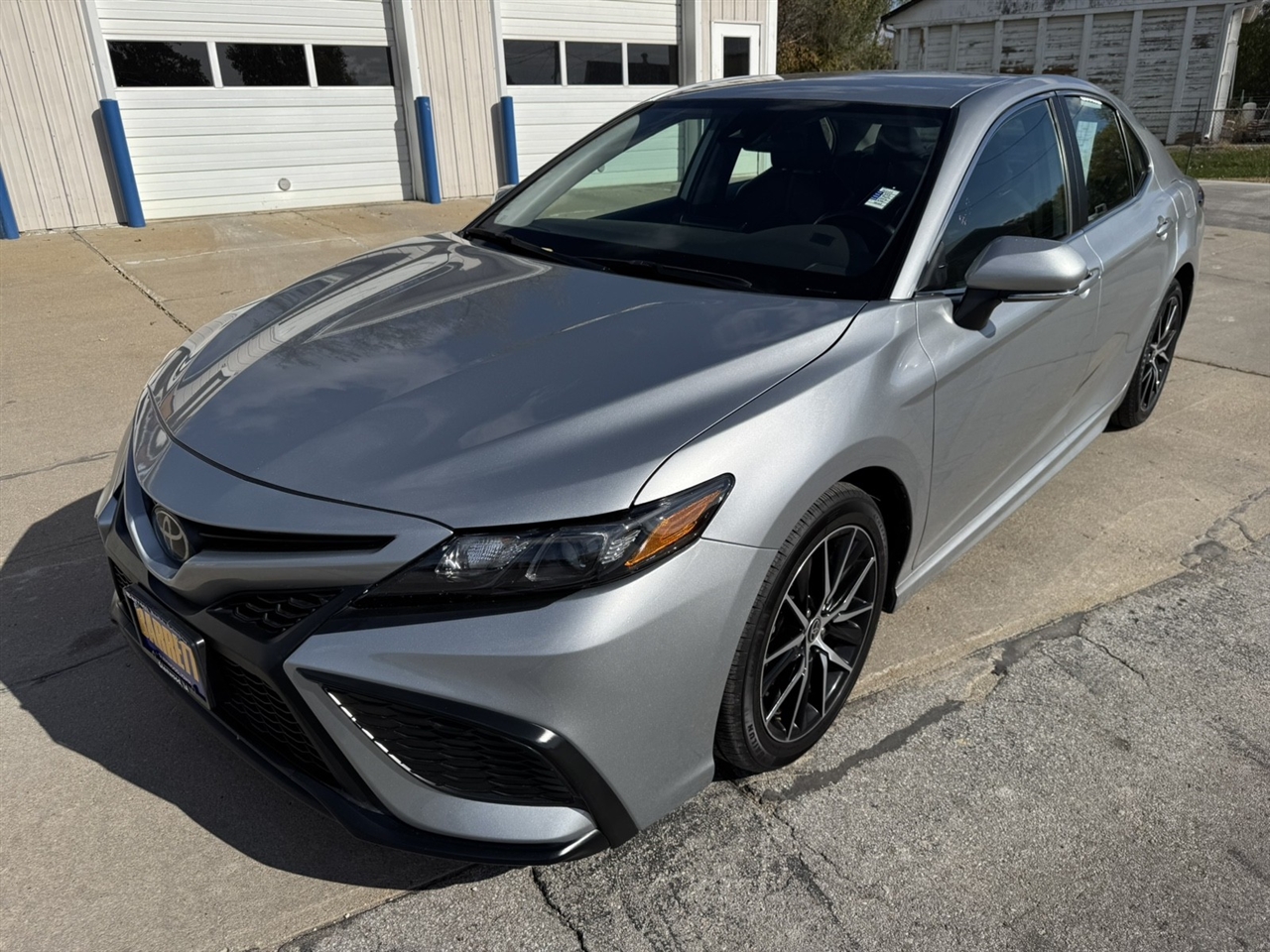 Toyota Camry SE 2023