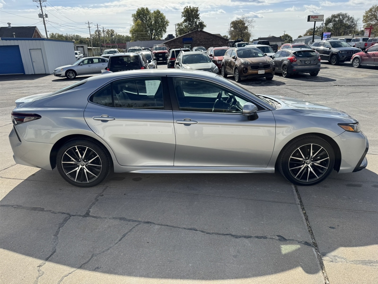 Toyota Camry SE 2023