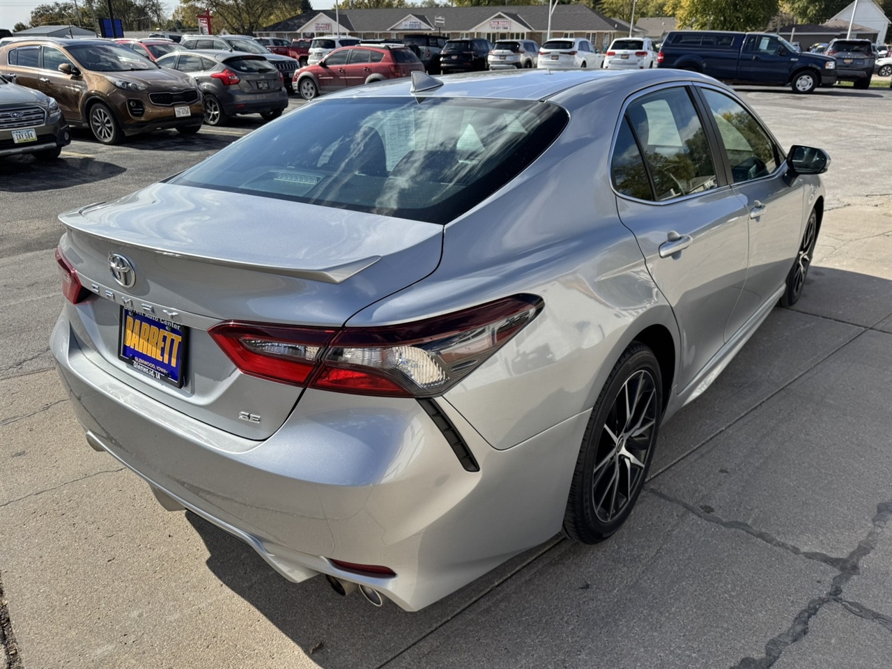 Toyota Camry SE 2023