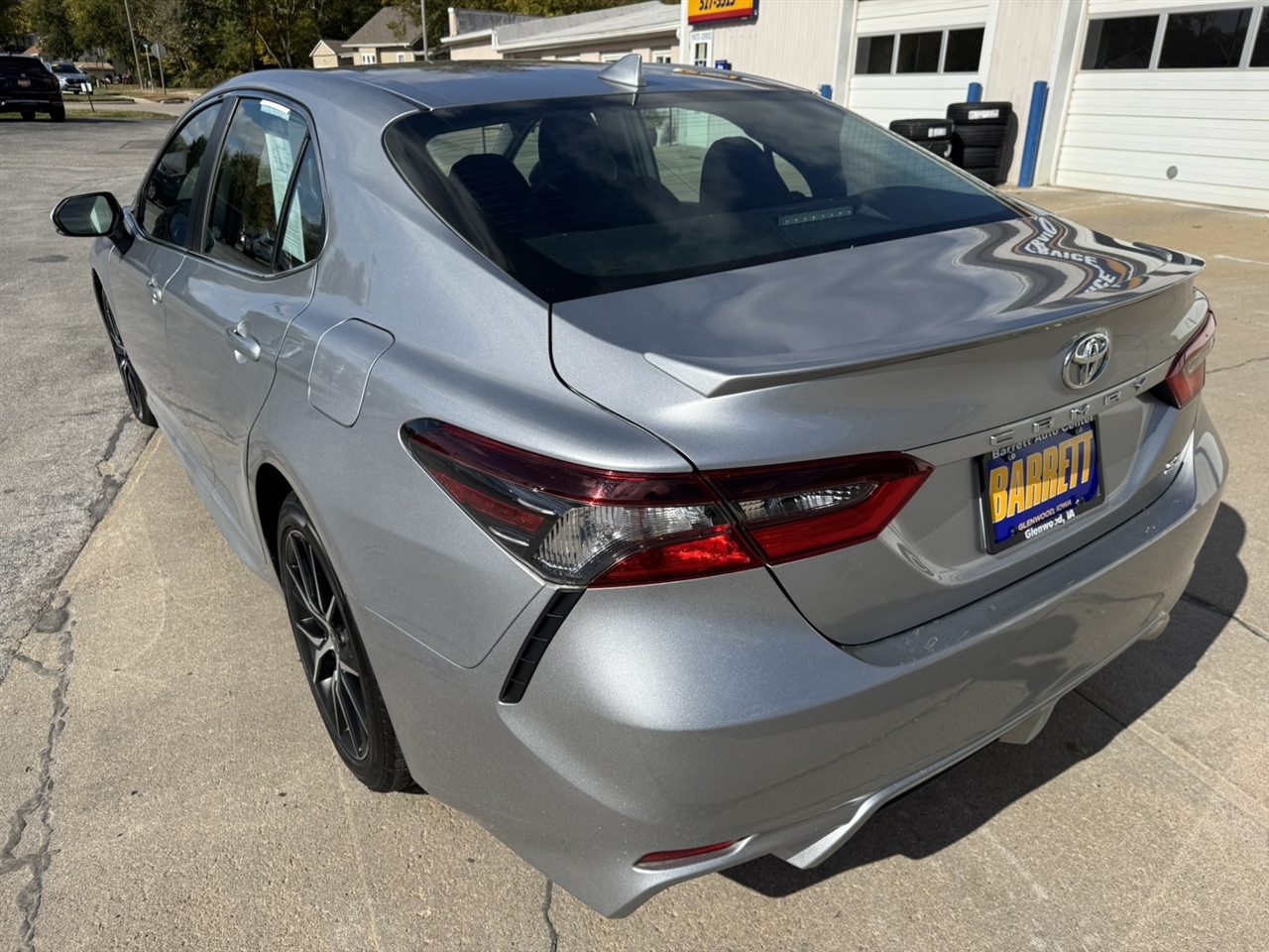 Toyota Camry SE 2023