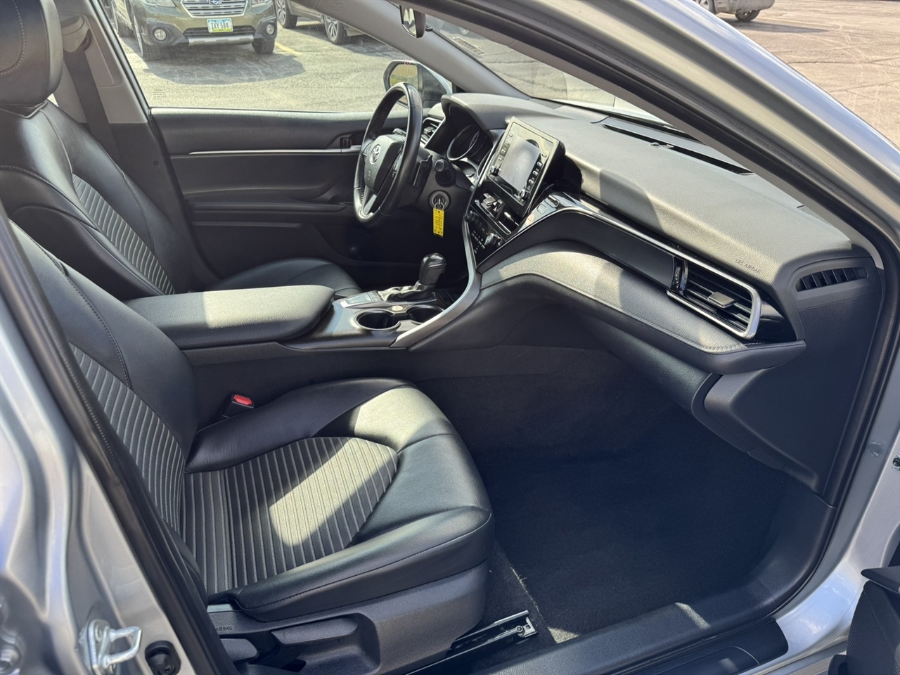 Toyota Camry SE 2023