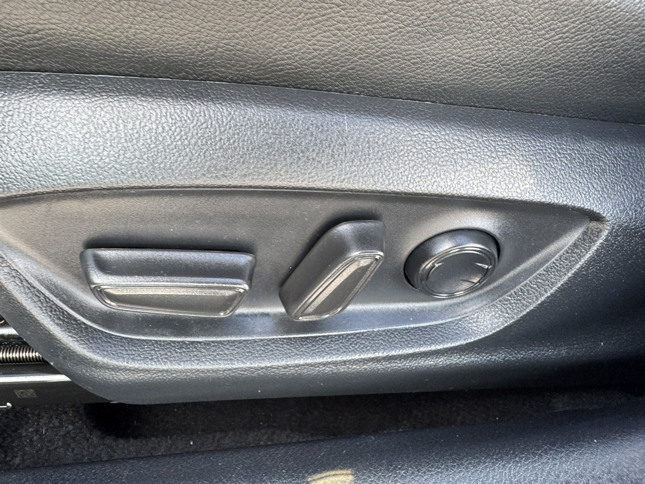 Toyota Camry SE 2023