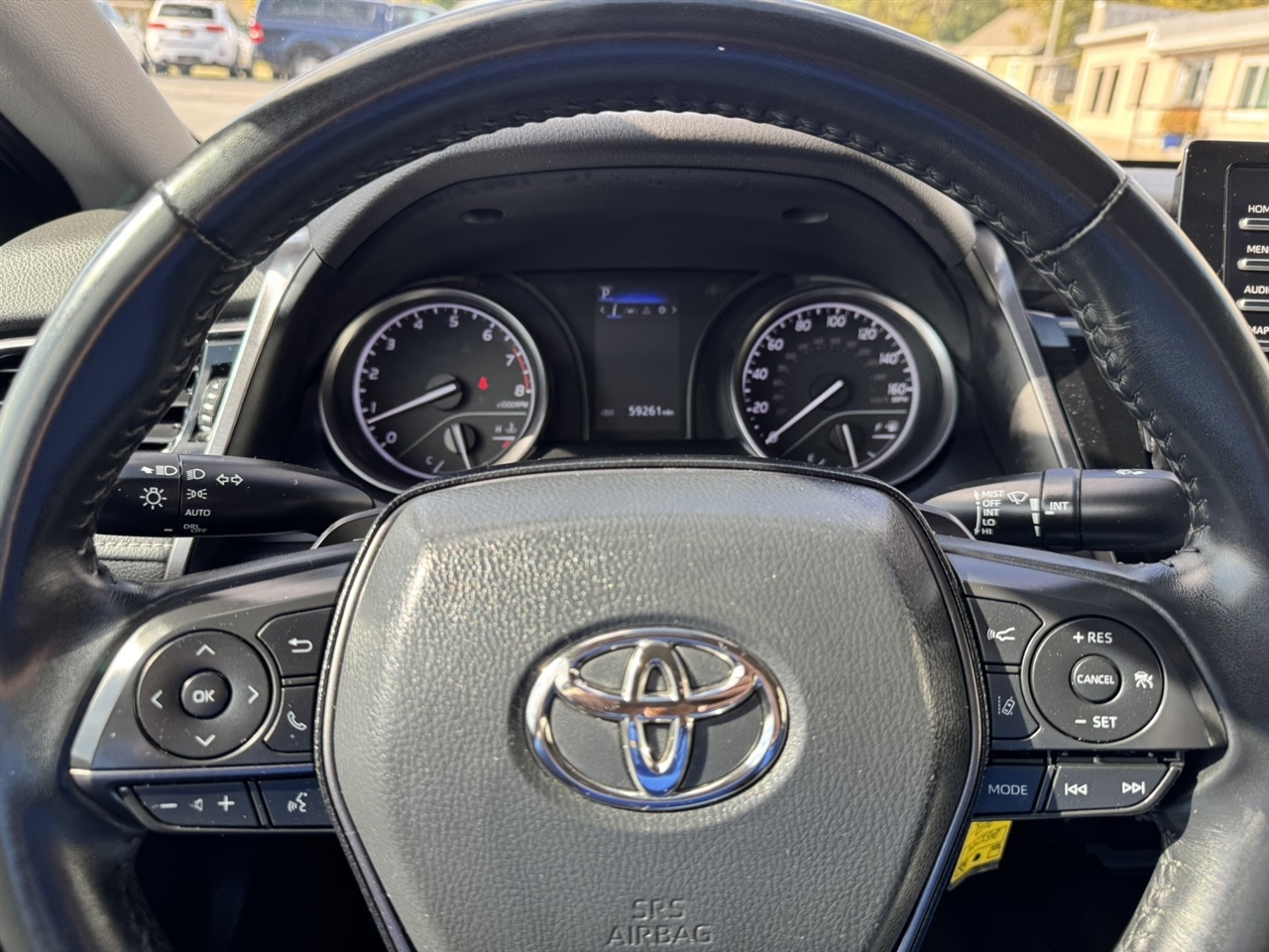 Toyota Camry SE 2023