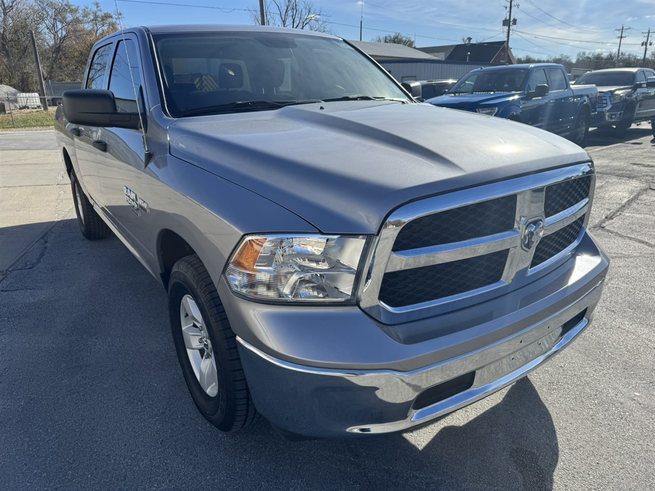 RAM 1500 Classic Tradesman Crew Cab SWB 4WD 2024