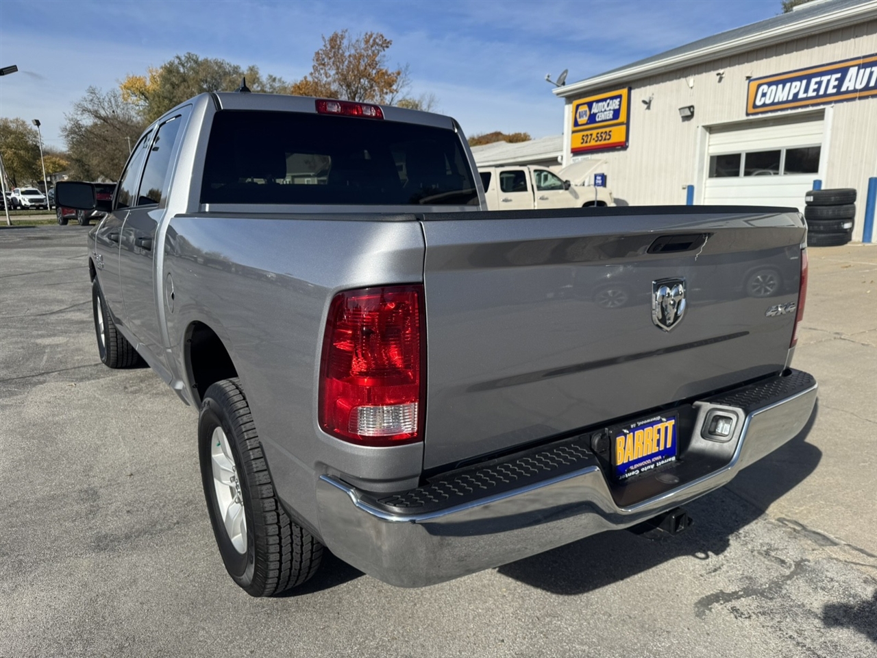 RAM 1500 Classic Tradesman Crew Cab SWB 4WD 2024