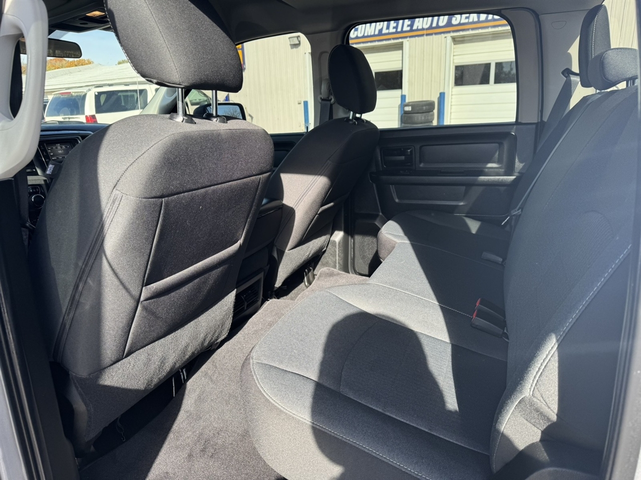 RAM 1500 Classic Tradesman Crew Cab SWB 4WD 2024