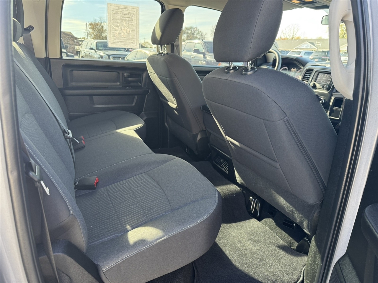 RAM 1500 Classic Tradesman Crew Cab SWB 4WD 2024