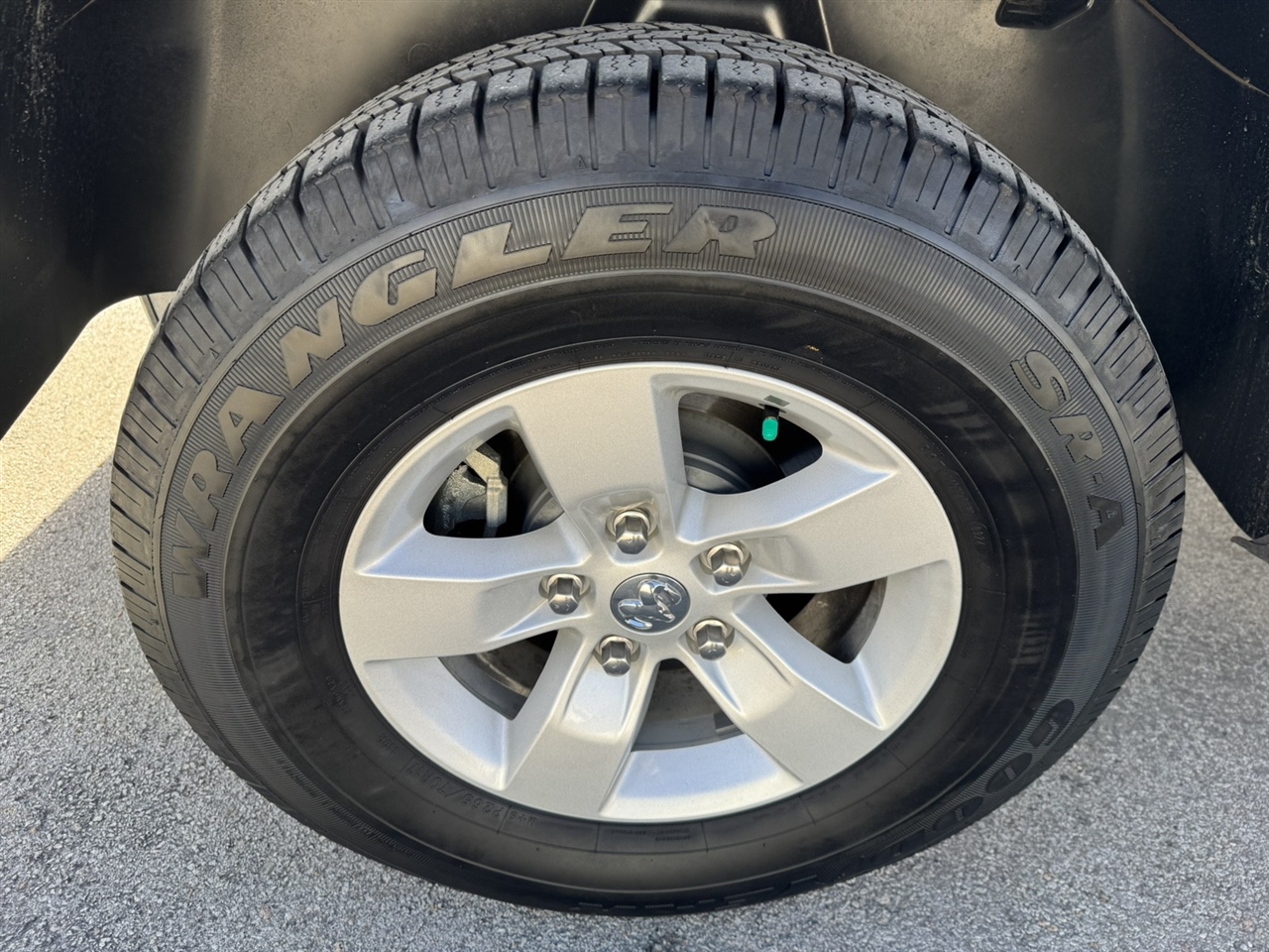 RAM 1500 Classic Tradesman Crew Cab SWB 4WD 2024