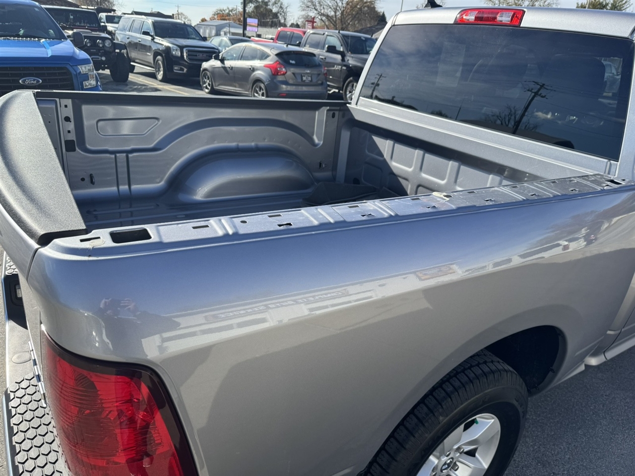 RAM 1500 Classic Tradesman Crew Cab SWB 4WD 2024