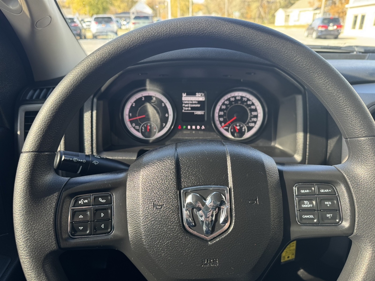 RAM 1500 Classic Tradesman Crew Cab SWB 4WD 2024