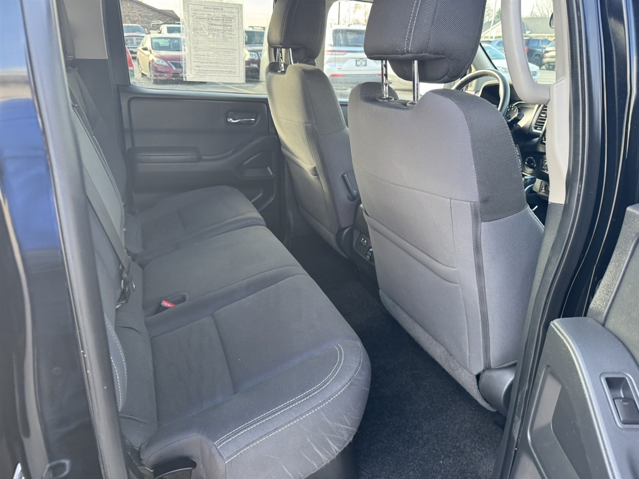 Nissan Frontier SV Crew Cab 4WD 2022