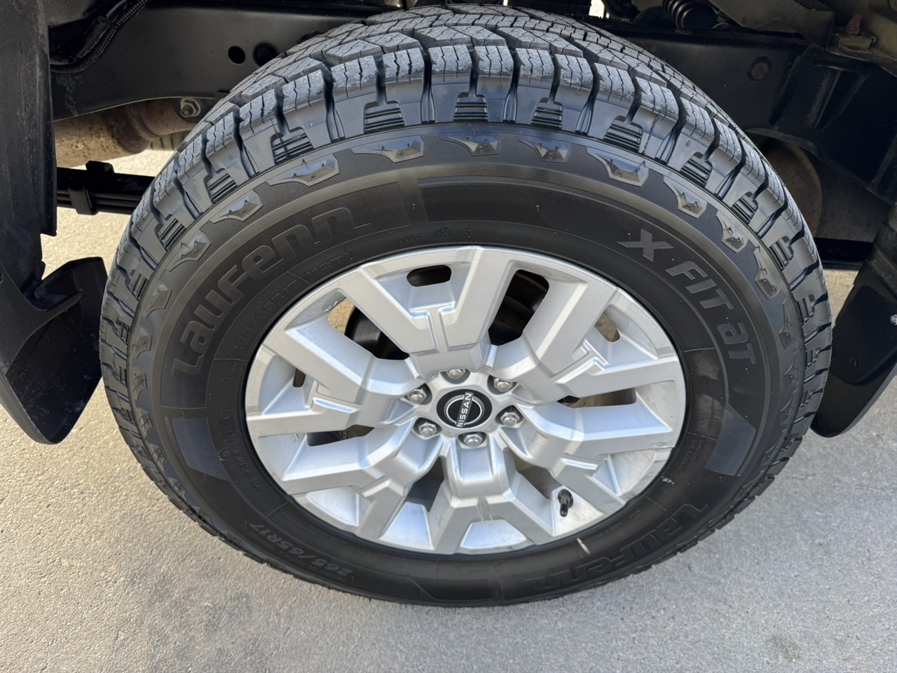 Nissan Frontier SV Crew Cab 4WD 2022