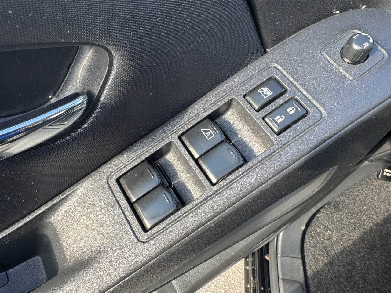 Nissan Frontier SV Crew Cab 4WD 2022