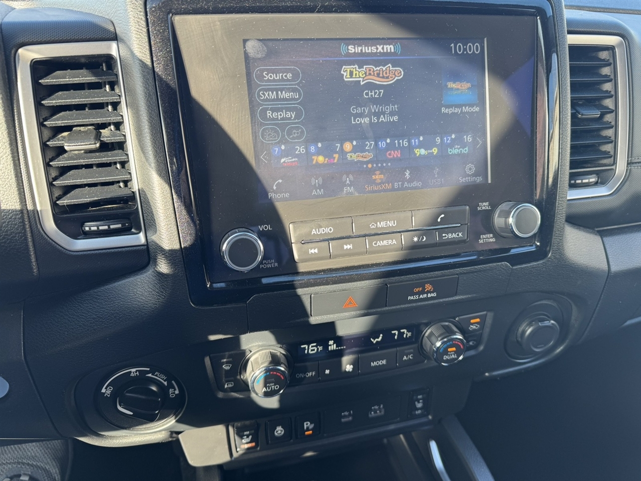 Nissan Frontier SV Crew Cab 4WD 2022