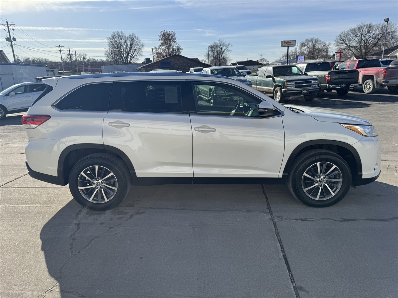 Toyota Highlander XLE FWD V6 2019