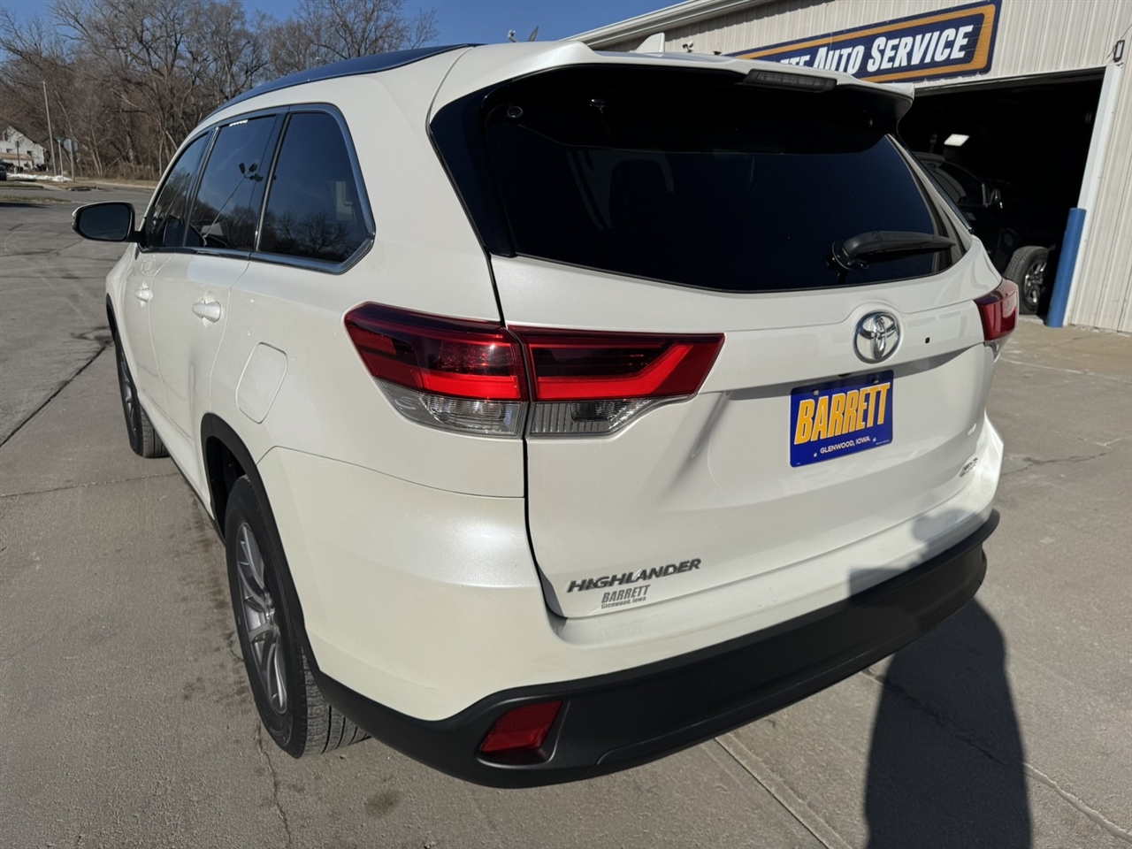 Toyota Highlander XLE FWD V6 2019