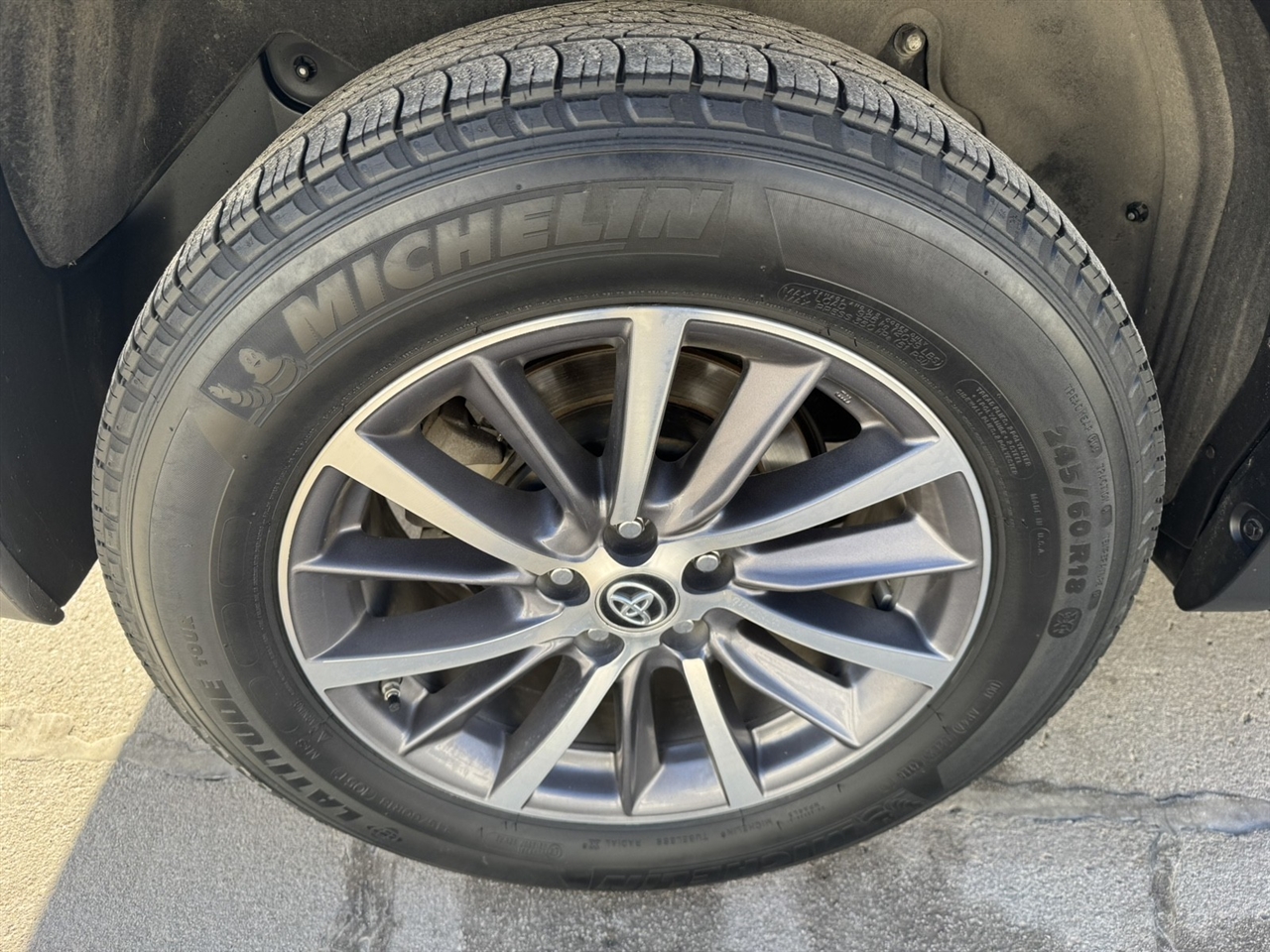 Toyota Highlander XLE FWD V6 2019