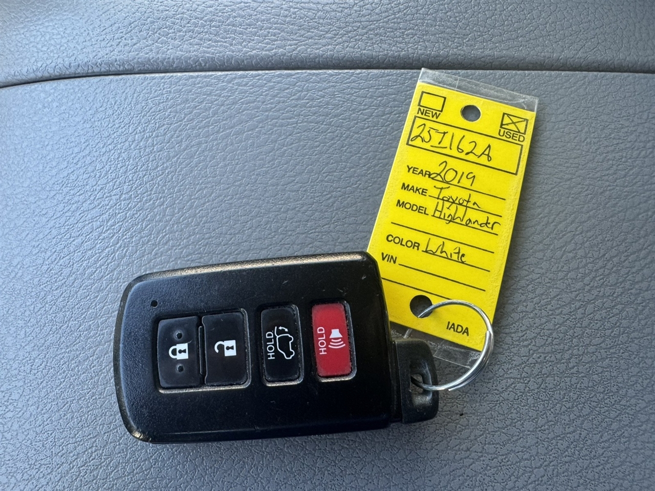 Toyota Highlander XLE FWD V6 2019