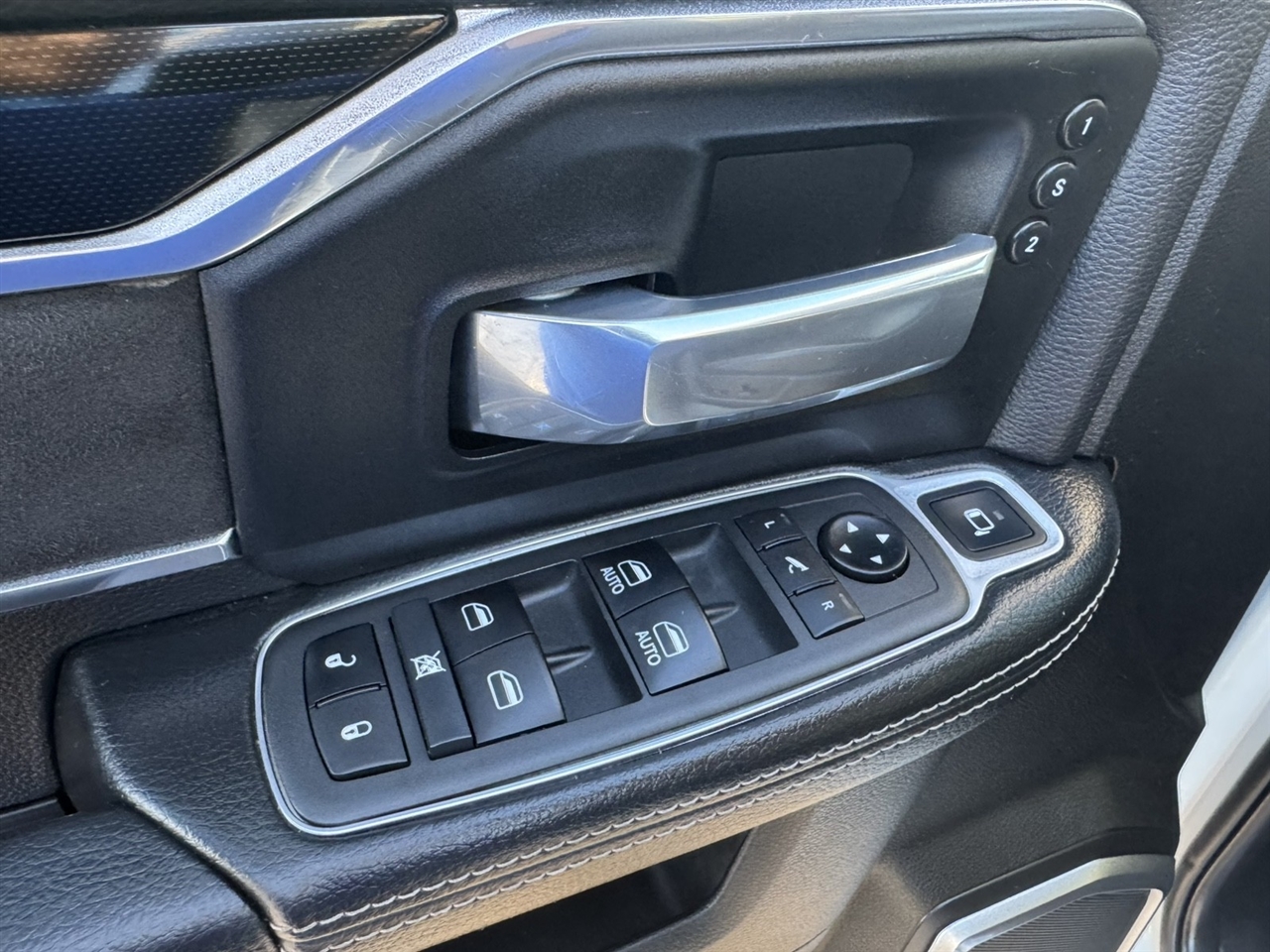 RAM 2500 Laramie Crew Cab SWB 4WD 2021