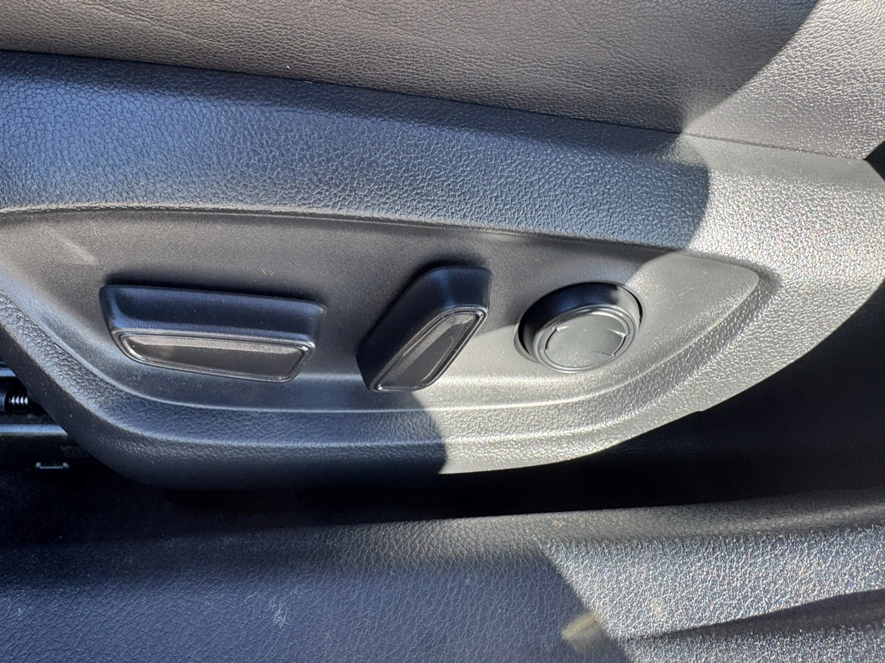 Toyota Avalon XLE 2021