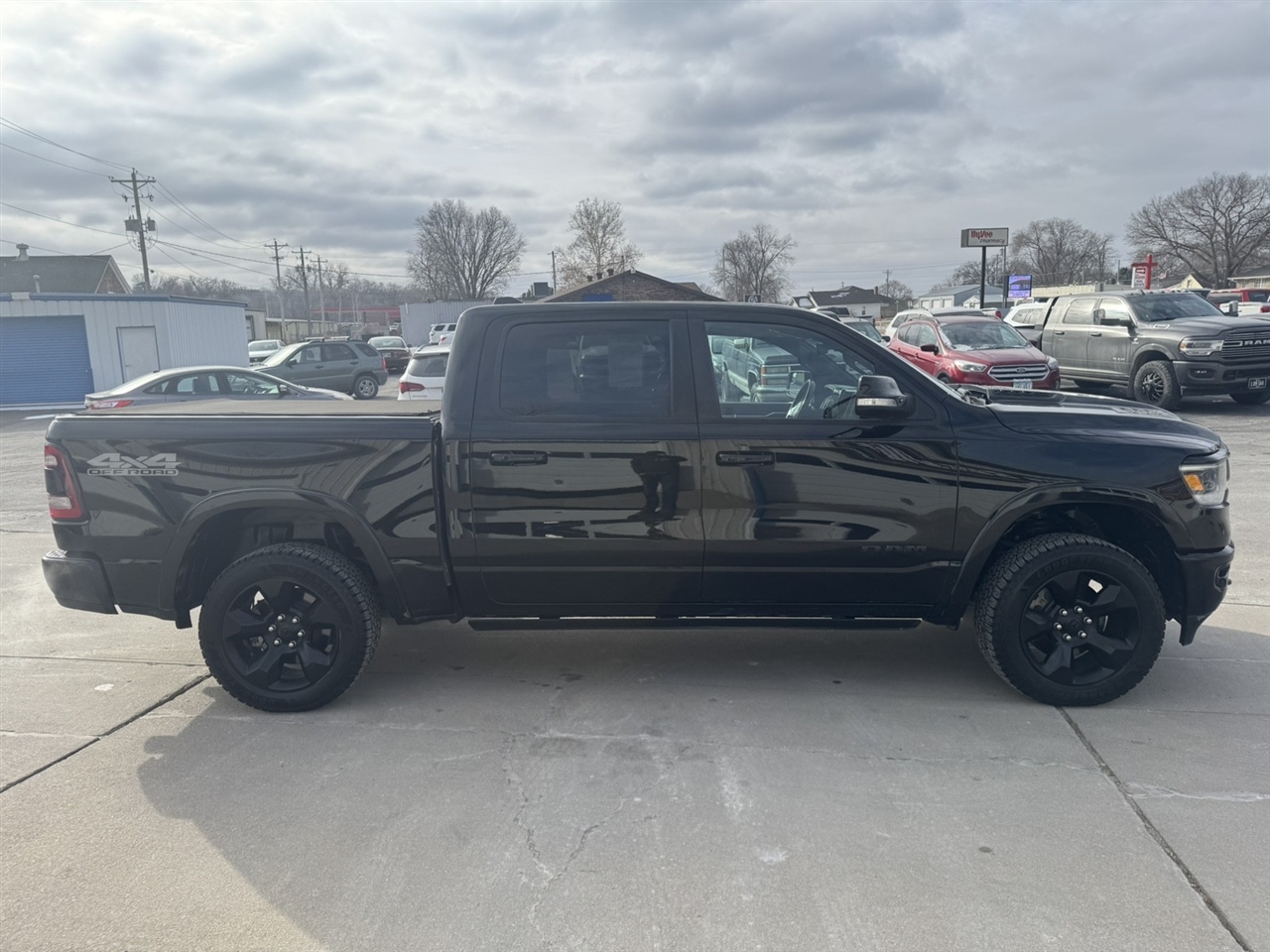 RAM 1500 Laramie Crew Cab SWB 4WD 2021