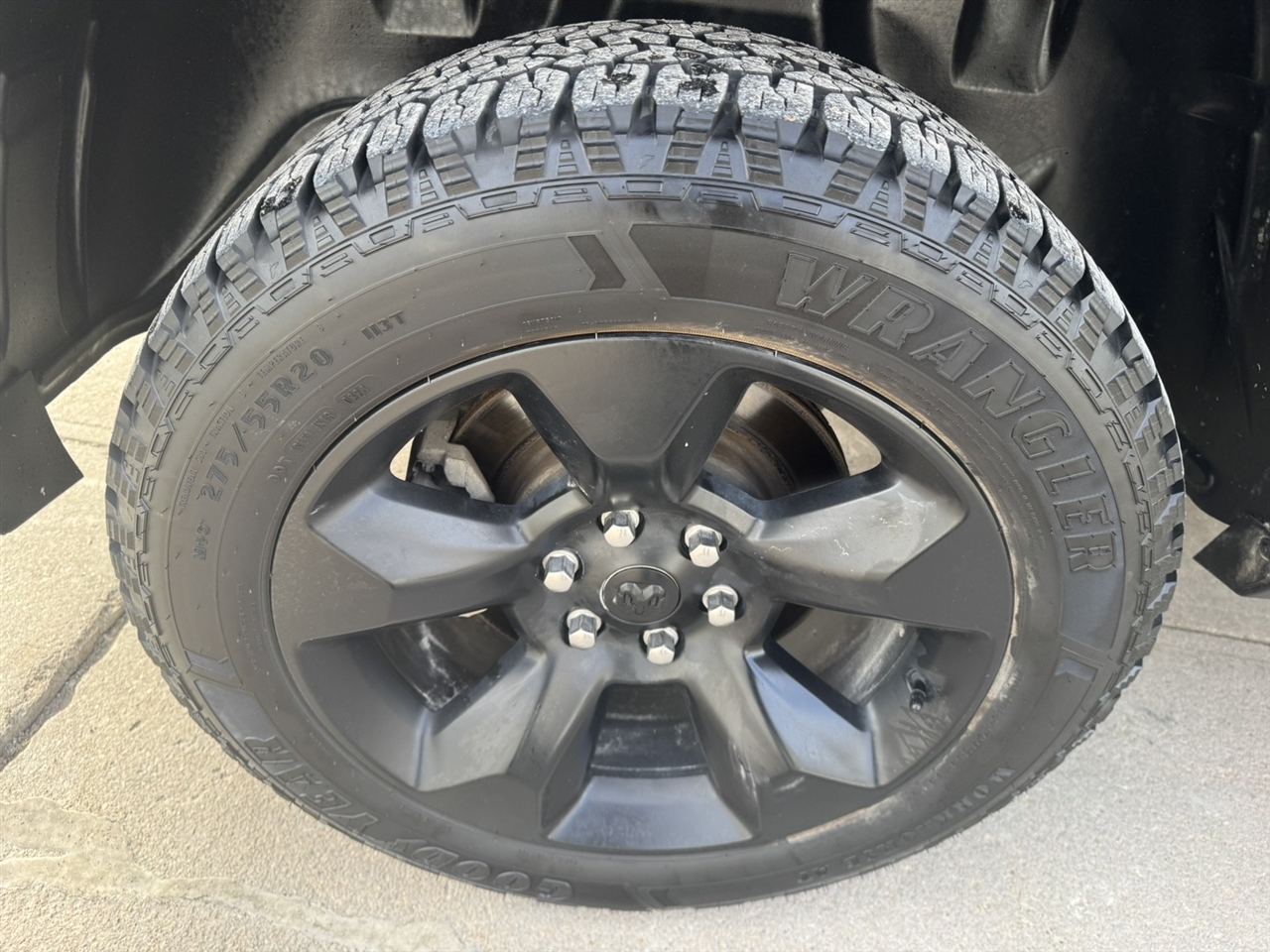 RAM 1500 Laramie Crew Cab SWB 4WD 2021