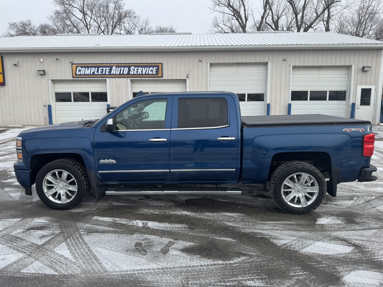 2015 Chevrolet Silverado 1500 High Country Crew Cab 4WD