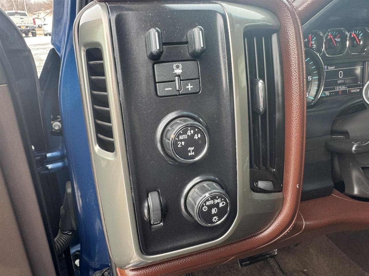 Chevrolet Silverado 1500 High Country Crew Cab 4WD 2015