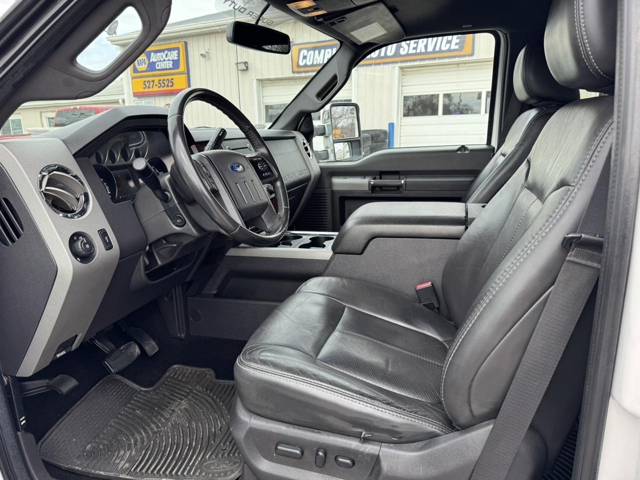 Ford F-250 SD XLT Crew Cab 4WD 2011