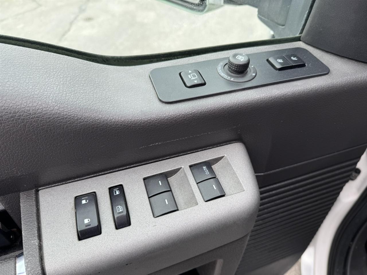 Ford F-250 SD XLT Crew Cab 4WD 2011