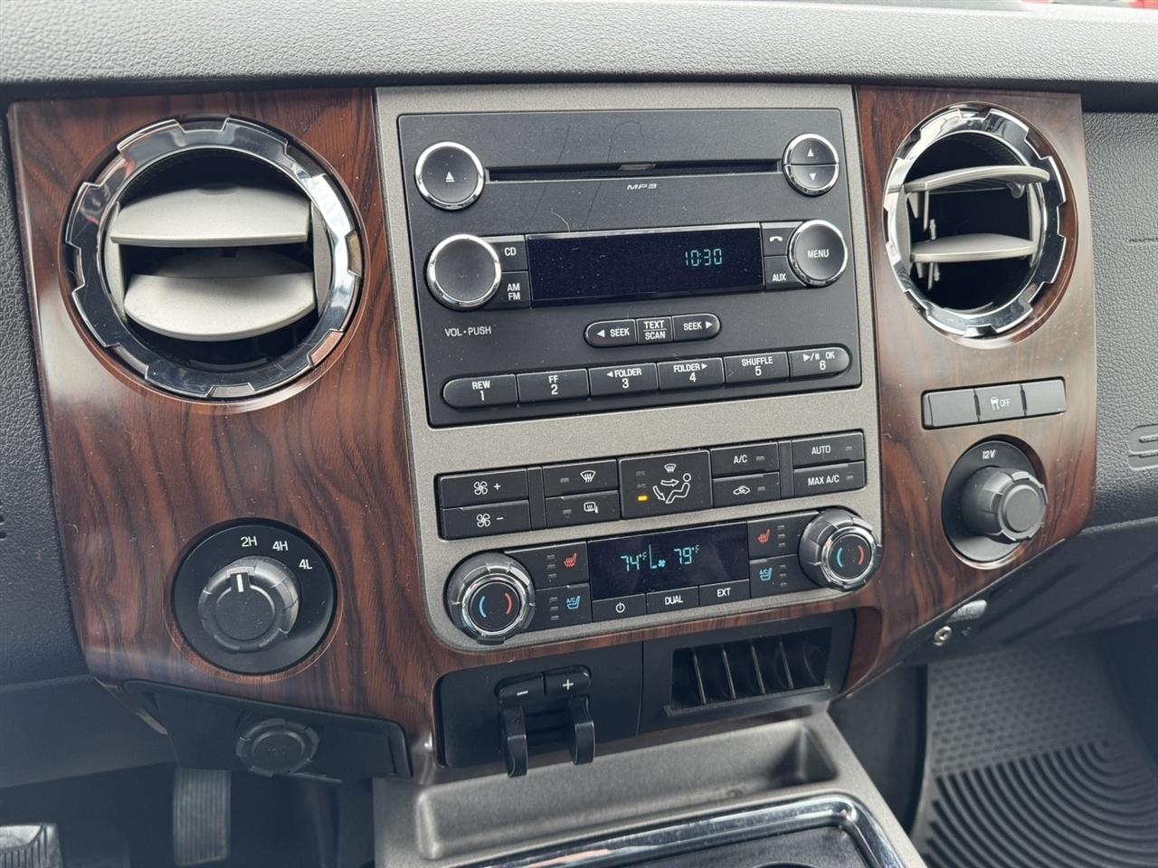 Ford F-250 SD XLT Crew Cab 4WD 2011