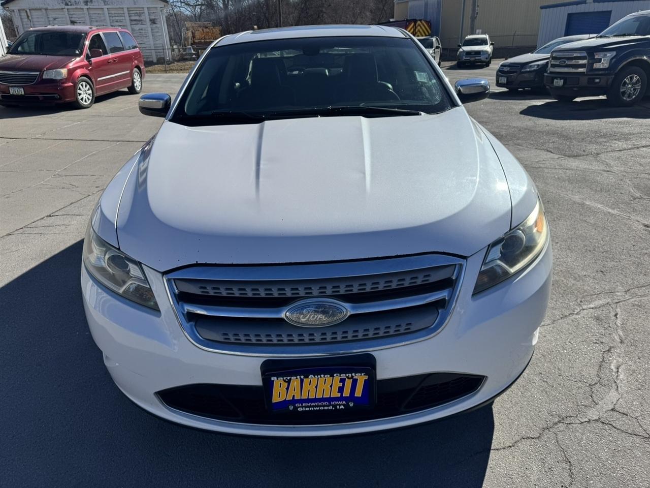 Ford Taurus Limited FWD 2010