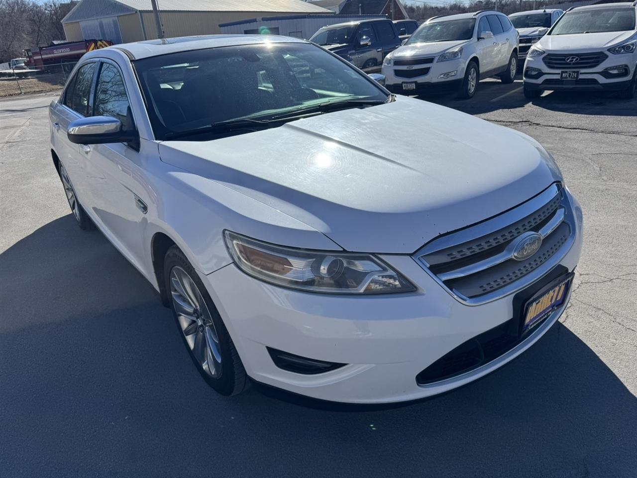 Ford Taurus Limited FWD 2010