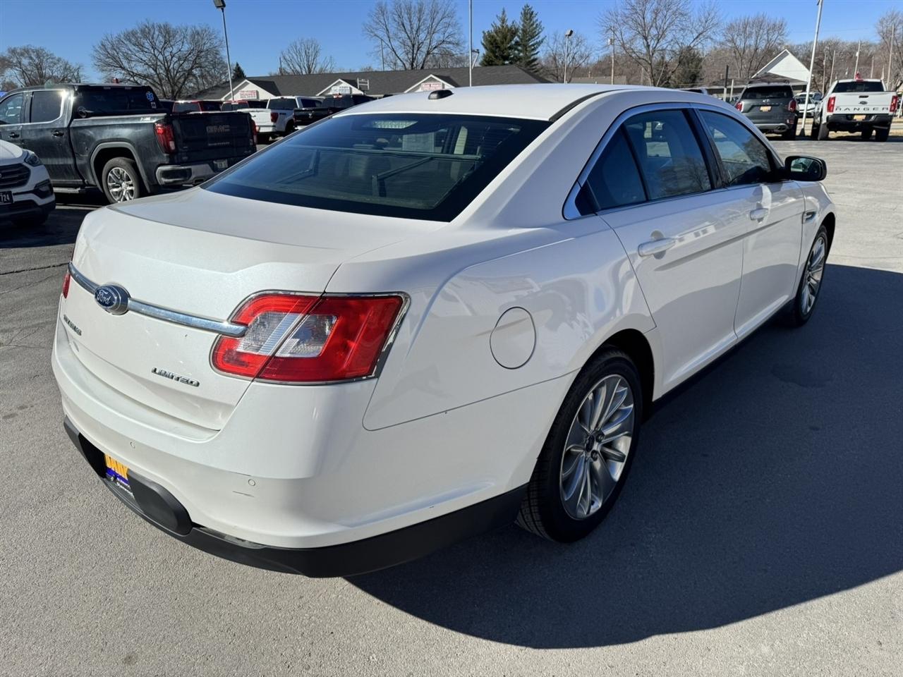 Ford Taurus Limited FWD 2010