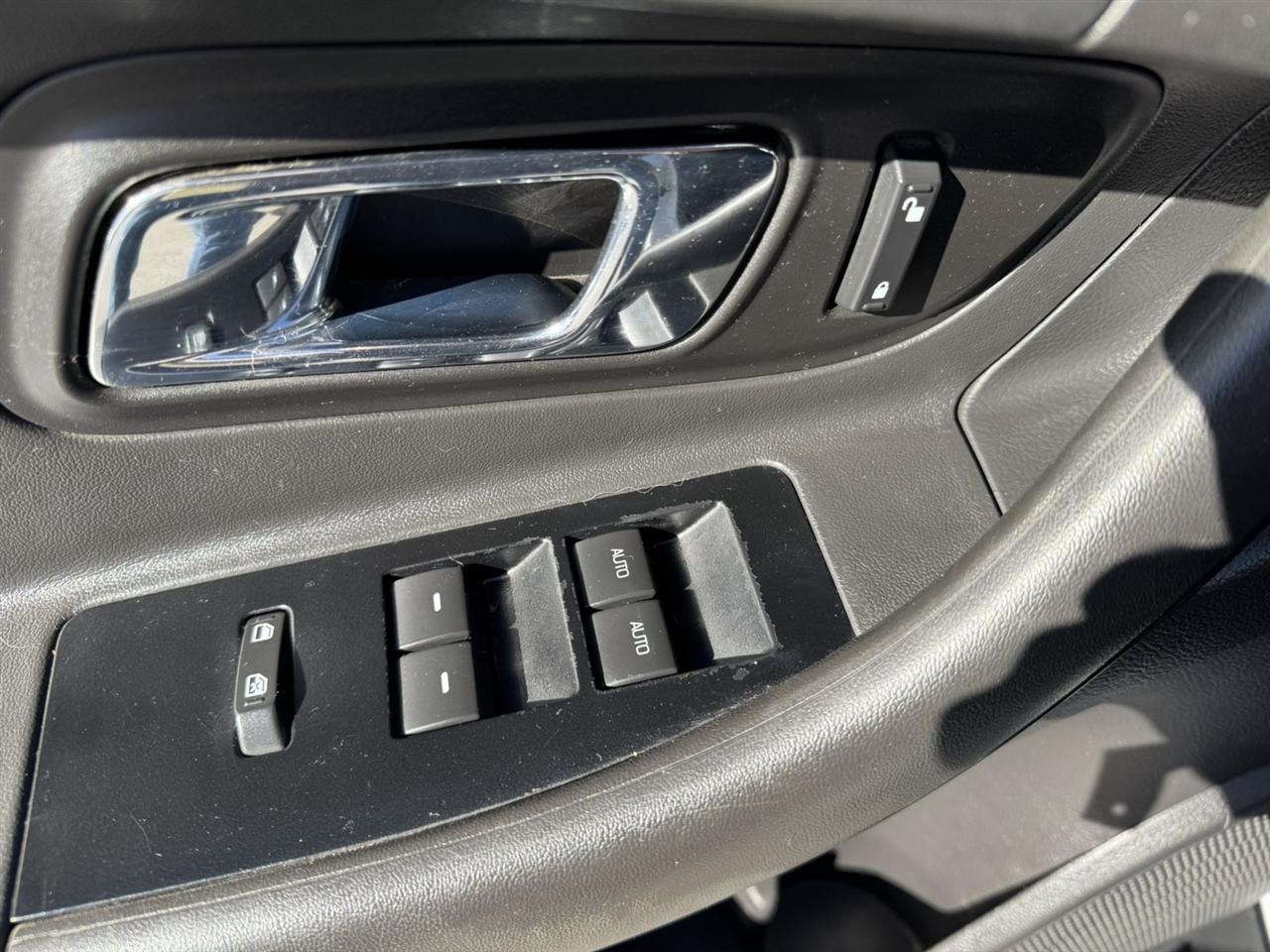 Ford Taurus Limited FWD 2010