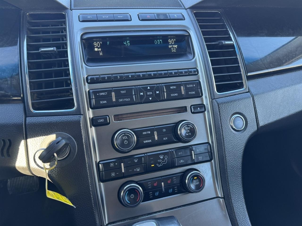 Ford Taurus Limited FWD 2010