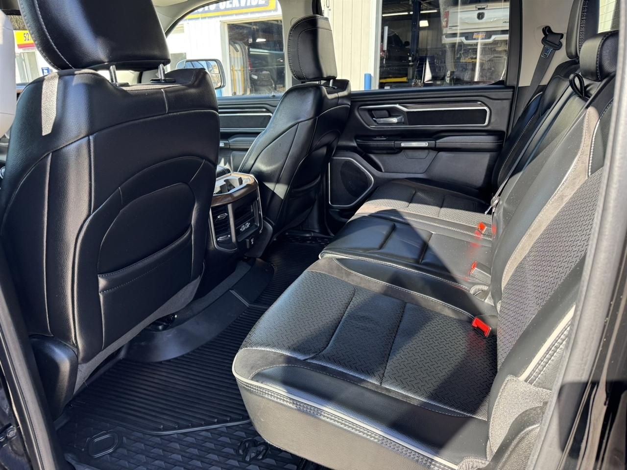 RAM 1500 Laramie Crew Cab SWB 4WD 2022