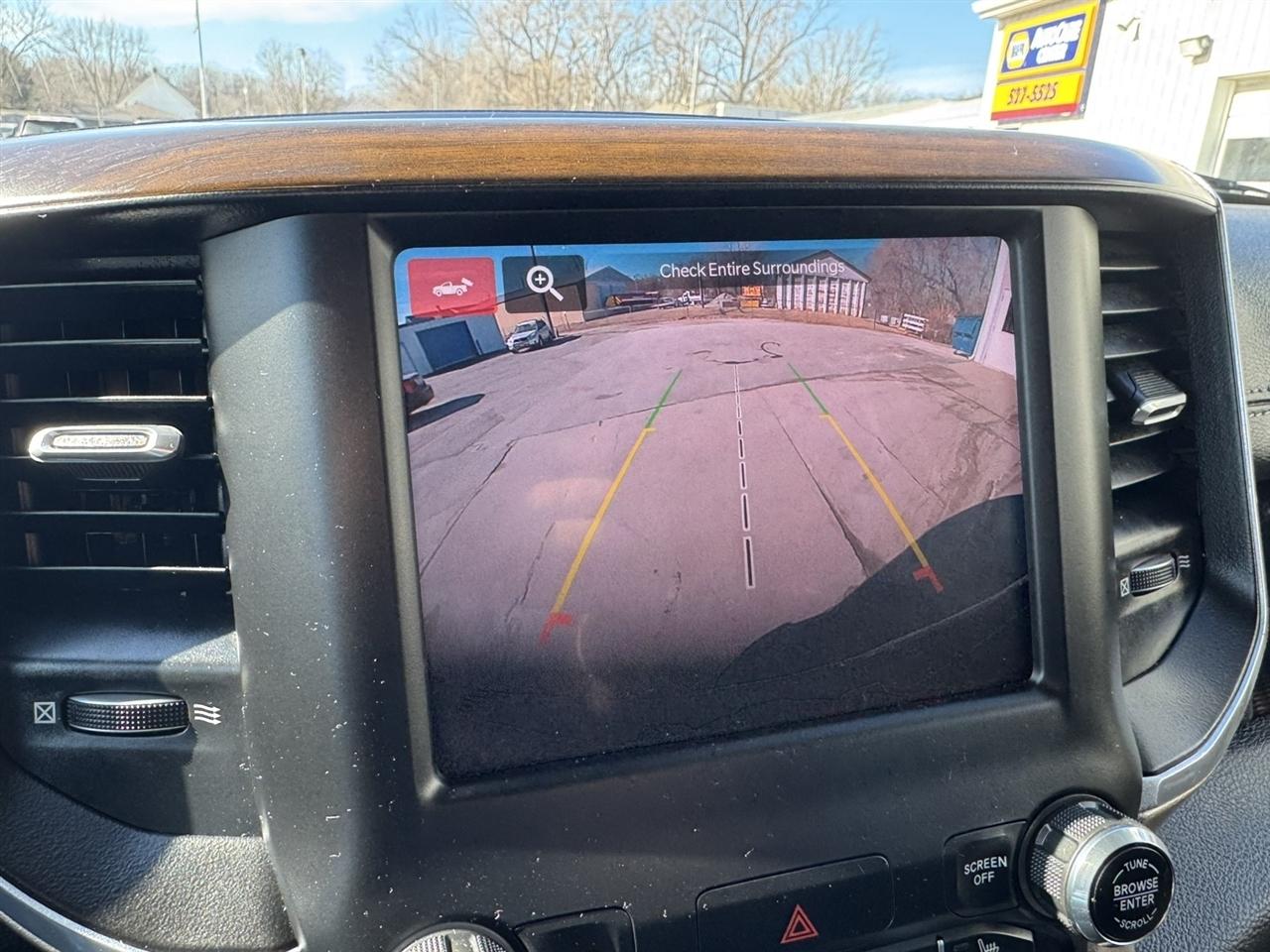 RAM 1500 Laramie Crew Cab SWB 4WD 2022