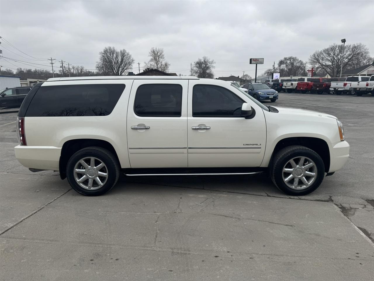 GMC Yukon Denali XL 4WD 2014