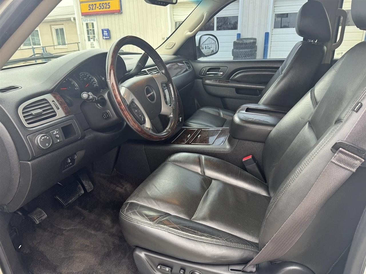 GMC Yukon Denali XL 4WD 2014