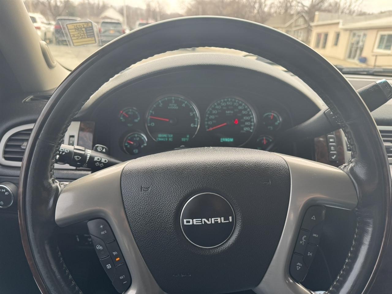 GMC Yukon Denali XL 4WD 2014