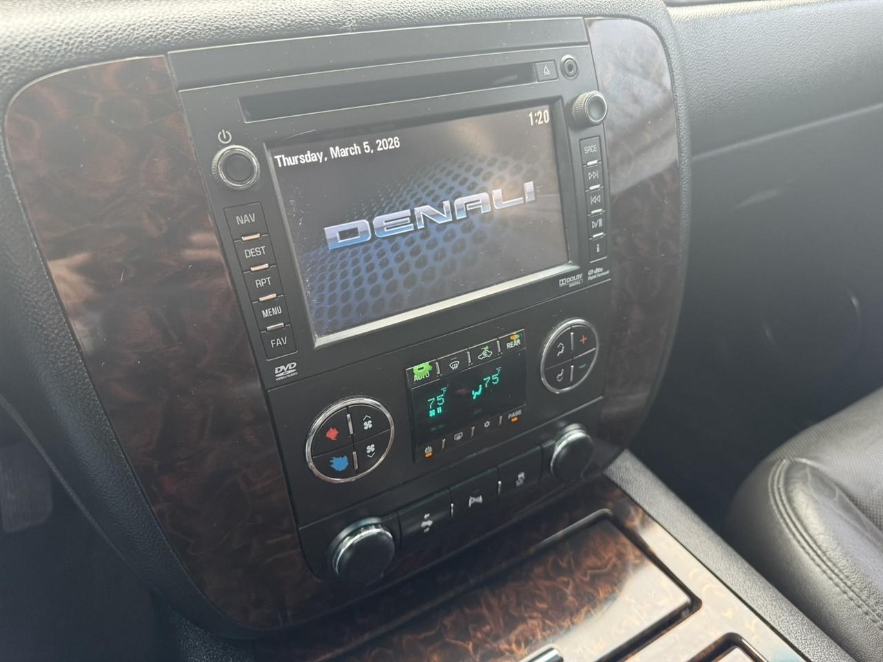 GMC Yukon Denali XL 4WD 2014