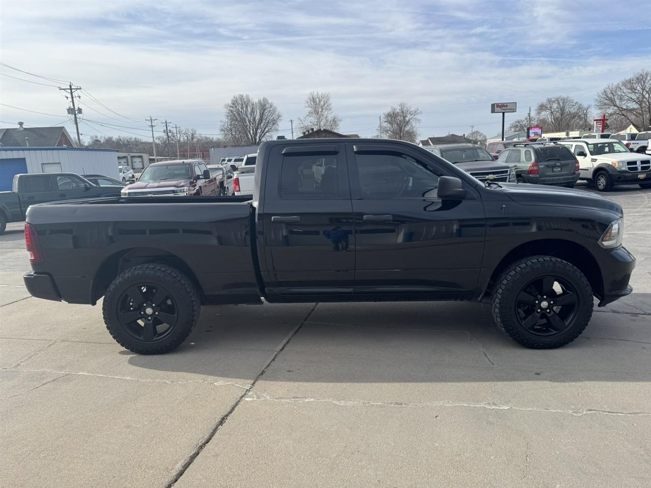 RAM 1500 Tradesman Quad Cab 4WD 2014