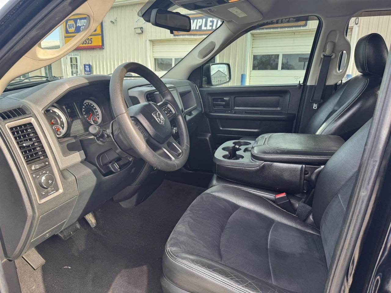 RAM 1500 Tradesman Quad Cab 4WD 2014