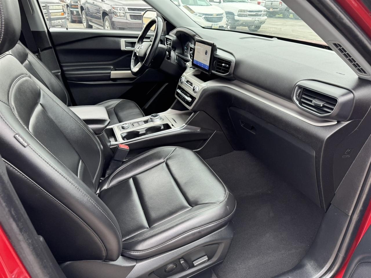 Ford Explorer XLT AWD 2022