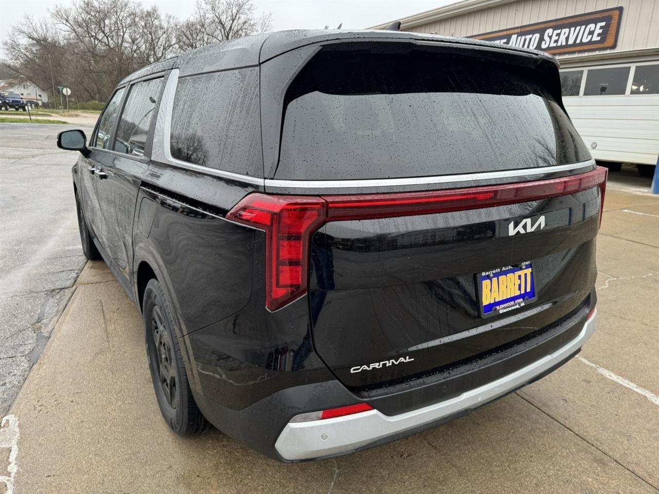 Kia Carnival LX 2025