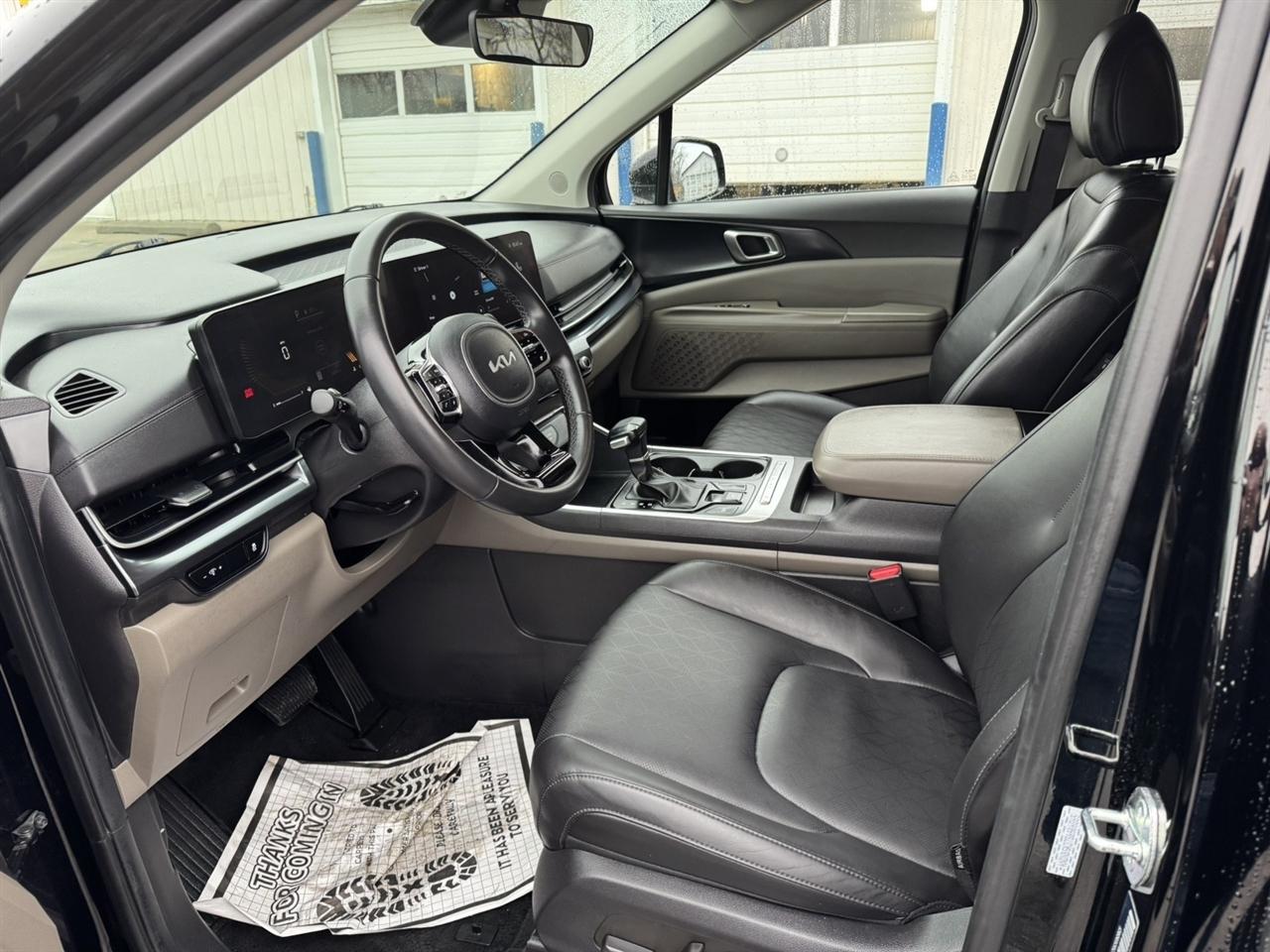 Kia Carnival LX 2025