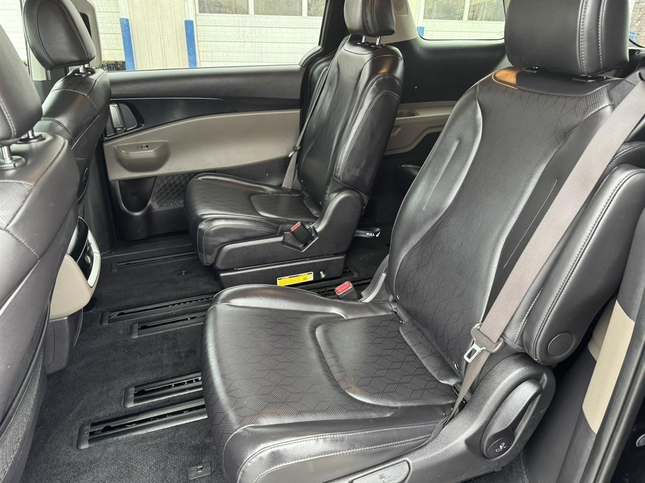 Kia Carnival LX 2025